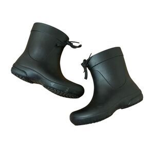 Crocs Women's Freesail Shorty Rain Boots in Black Women’s Size 4